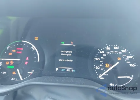 2021 Toyota Sienna Le z USA, uszkodzony, nr VIN 5TDKSKFC3MS036204